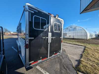 2007 Featherlite HORSE TRAILER, $39900.00. Photo 9