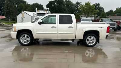 2011 Chevrolet 1500 Crew Cab, $0.00. Photo 2