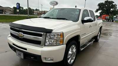 2011 Chevrolet 1500 Crew Cab, $0.00. Photo 4