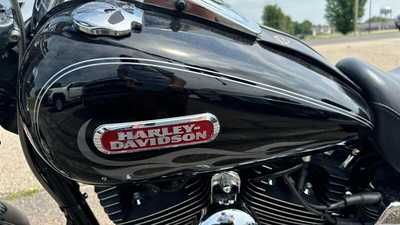 2007 Harley Davidson Street Glide, $6000.00. Photo 4