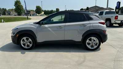 2022 Hyundai Kona, $23900.00. Photo 2