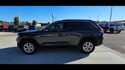 2023 Jeep Grand Cherokee, $40900.00. Photo 2
