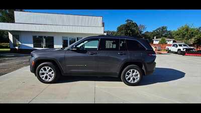 2023 Jeep Grand Cherokee, $40900.00. Photo 6