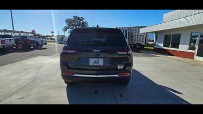2023 Jeep Grand Cherokee, $40900.00. Photo 8