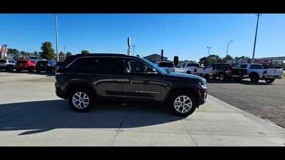 2023 Jeep Grand Cherokee, $40900.00. Photo 1