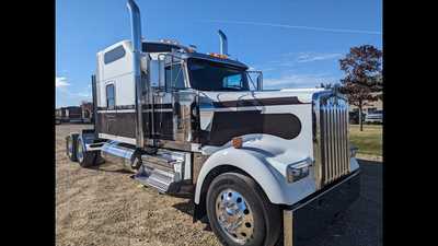 2021 Kenworth W900, $0.00. Photo 4