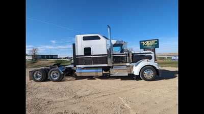 2021 Kenworth W900, $0.00. Photo 1