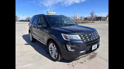 2017 Ford Explorer, $0.00. Photo 5