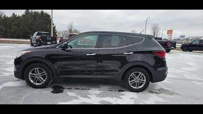 2018 Hyundai Santa Fe, $15900.00. Photo 2