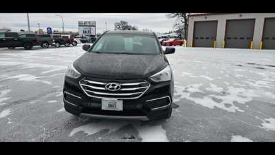 2018 Hyundai Santa Fe, $15900.00. Photo 4
