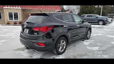 2018 Hyundai Santa Fe, $15900.00. Photo 6