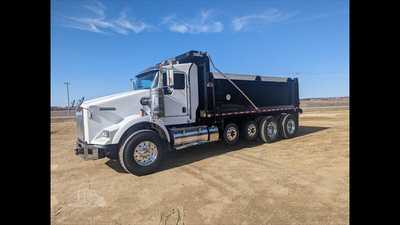 2023 Kenworth T800, $0.00. Photo 1