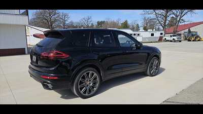 2018 Porsche Cayenne, $69900.00. Photo 9