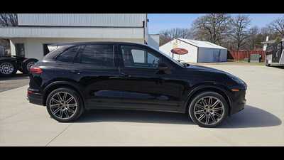 2018 Porsche Cayenne, $69900.00. Photo 1