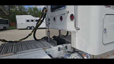 2022 Peterbilt 389, $0.00. Photo 10