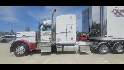 2022 Peterbilt 389, $0.00. Photo 4