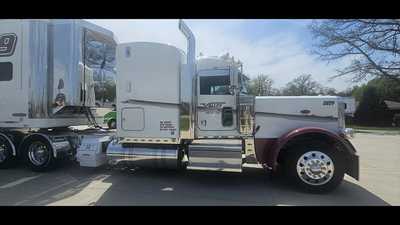 2022 Peterbilt 389, $0.00. Photo 1