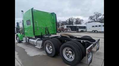 2019 Peterbilt 389, $0.00. Photo 7