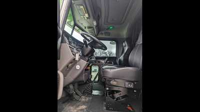 2019 Peterbilt 389, $0.00. Photo 9