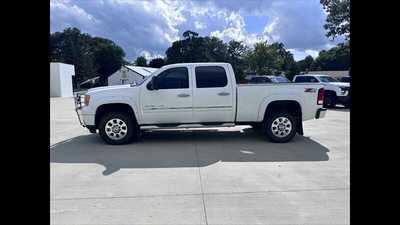 2014 GMC 3500 Crew Cab, $0.00. Photo 3