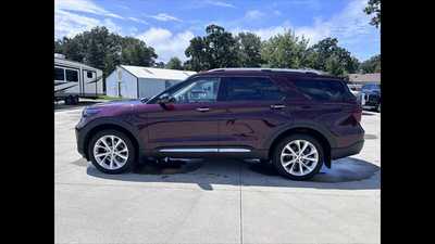 2022 Ford Explorer, $0.00. Photo 2