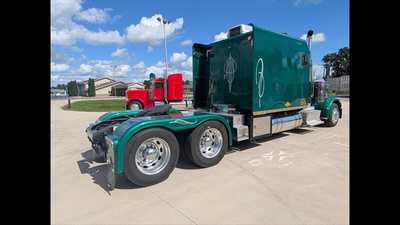 2014 Peterbilt 389, $0.00. Photo 4