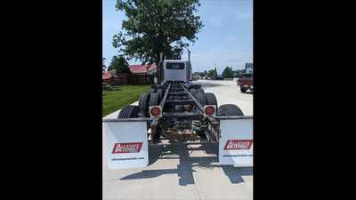 2017 Peterbilt 367, $0.00. Photo 5
