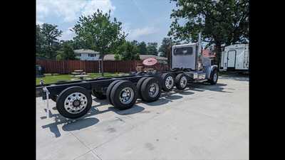 2017 Peterbilt 367, $0.00. Photo 6