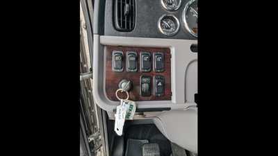 2020 Peterbilt 389, $0.00. Photo 12