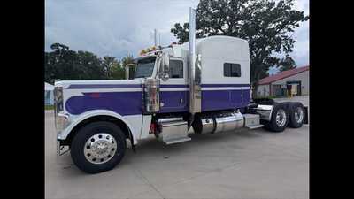 2020 Peterbilt 389, $0.00. Photo 3