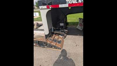 2016 Trail King TRAILER, $0.00. Photo 6