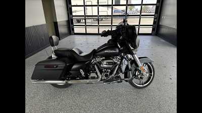 2017 Harley Davidson Street Glide, $0.00. Photo 4