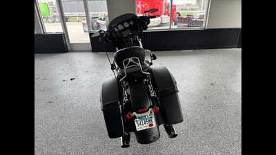 2017 Harley Davidson Street Glide, $0.00. Photo 5