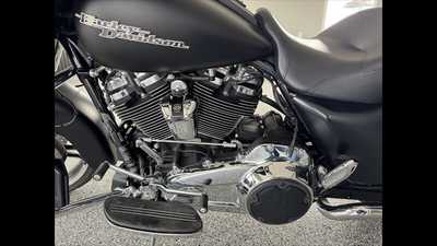 2017 Harley Davidson Street Glide, $0.00. Photo 9