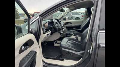 2019 Chrysler Pacifica, $0.00. Photo 7