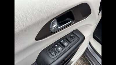 2019 Chrysler Pacifica, $0.00. Photo 8