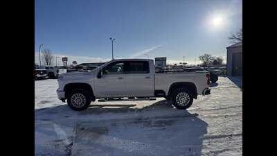 2022 Chevrolet Silverado 3500, $0.00. Photo 3