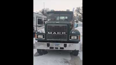 1998 Mack CH613, $0.00. Photo 2