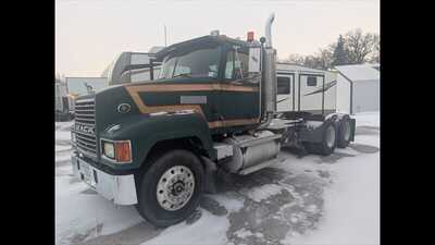 1998 Mack CH613, $0.00. Photo 3