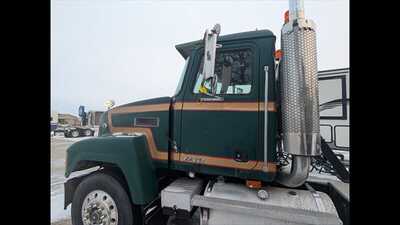 1998 Mack CH613, $0.00. Photo 5