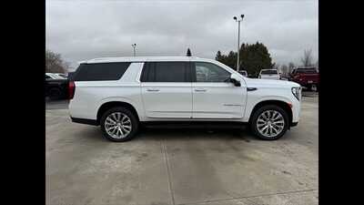 2022 GMC Yukon, $0.00. Photo 2