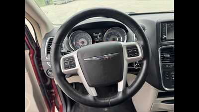 2015 Chrysler Town & Country, $0.00. Photo 10