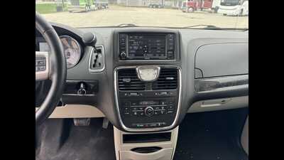 2015 Chrysler Town & Country, $0.00. Photo 12