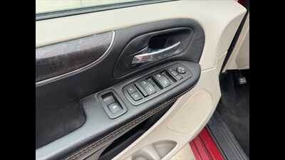 2015 Chrysler Town & Country, $0.00. Photo 8