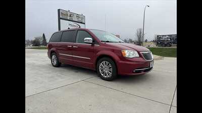 2015 Chrysler Town & Country, $0.00. Photo 1