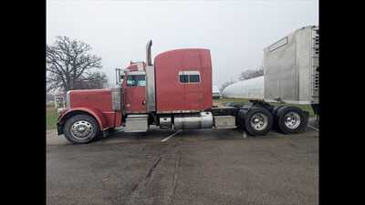 2015 Peterbilt 389, $0.00. Photo 3