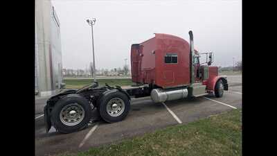 2015 Peterbilt 389, $0.00. Photo 4