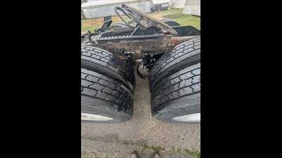 2015 Peterbilt 389, $0.00. Photo 8