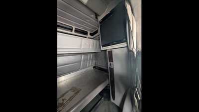 2022 Peterbilt 389, $0.00. Photo 12