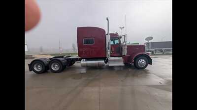 2022 Peterbilt 389, $0.00. Photo 3